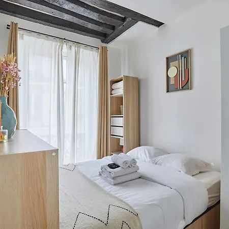 Charming Center Of Apartment Paris